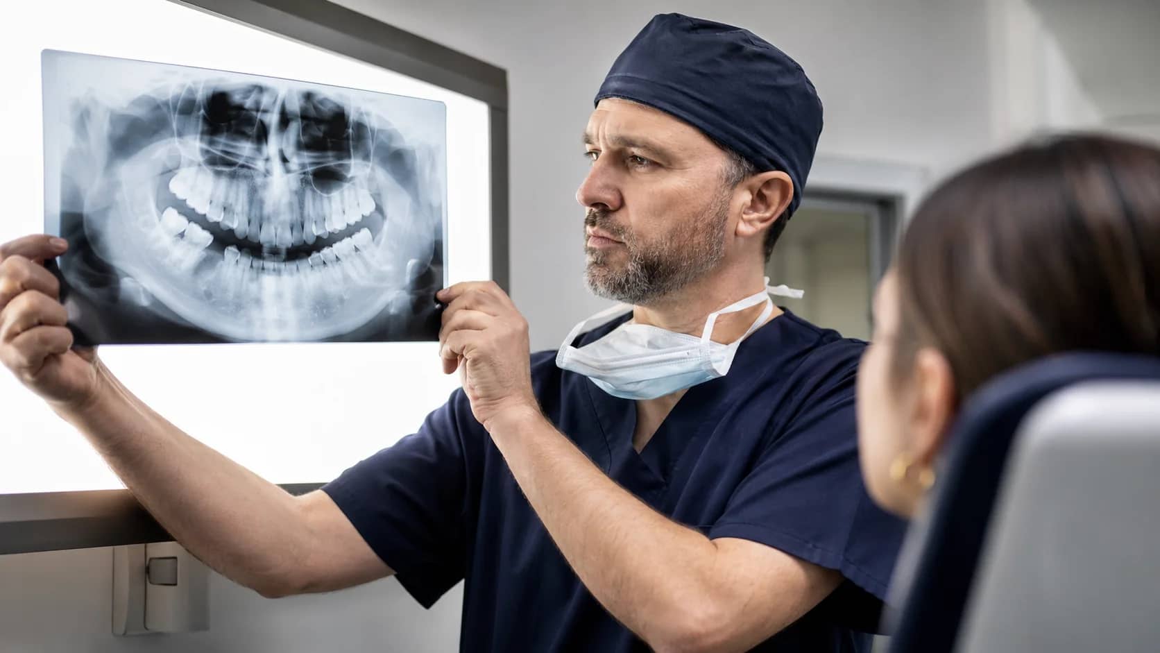 HBOT przed ekstrakcją zęba po radioterapii żuchwy: kiedy pytać chirurga - ilustracja medyczna Omega3 Częstochowa